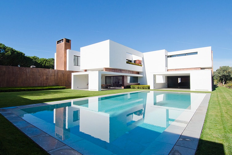 Acceso de vivienda construida por JMR Constructora